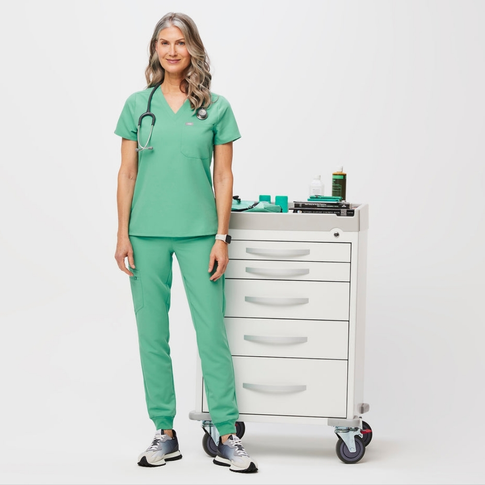 BNWT Figs Surgical Green Catarina Top and Zamora Joggers Women's Scrubs Set S M